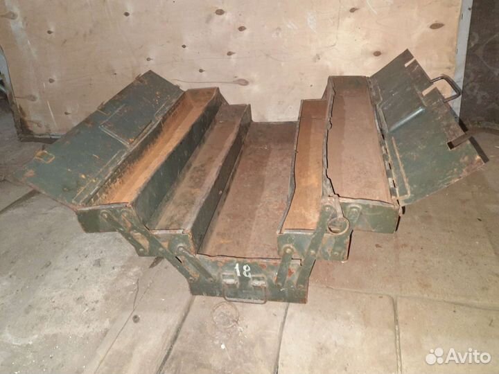 Ящик деревянный воен чемодан металический инструм