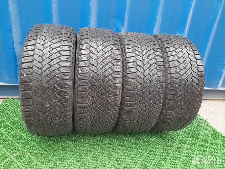 Gislaved Nord Frost 200 235/55 R17 103T