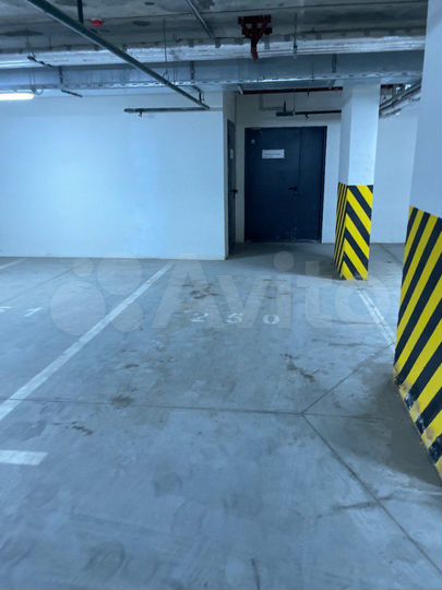 Машиноместо, 14 м²