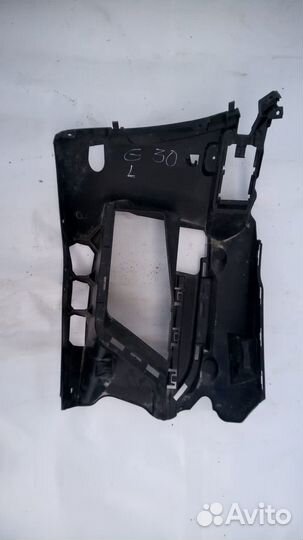 BMW M5 F90 кронштейн левый переднего бампера