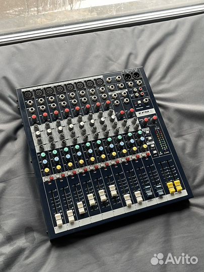 Микшерный пульт Soundcraft EPM8