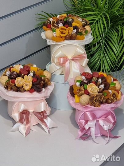 Букеты из орехов и сухофруктов