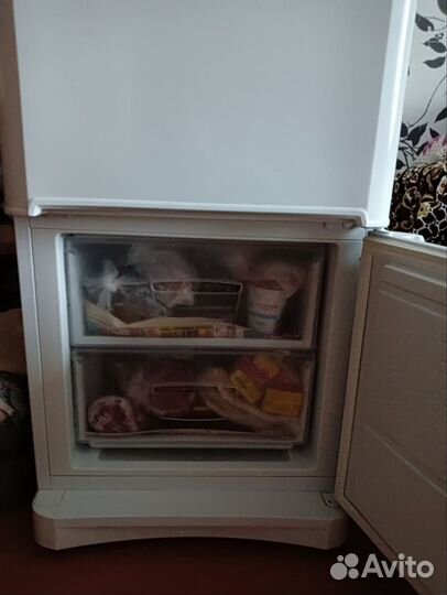 Холодильник indesit