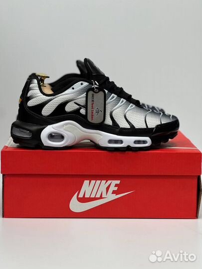 Кроссовки Nike Air Max Tn Plus
