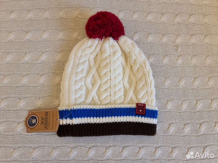 Новая шапка демисезон 7-10 лет 54 56 с помпоном