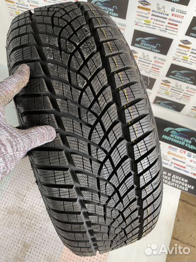 Goodyear UltraGrip Performance Gen-1 215/55 R17 98V
