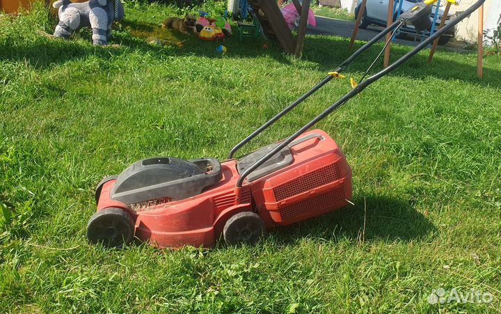 Газонокосилка электрическая