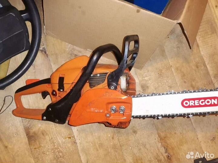 Бензопилы Hitachi две шт