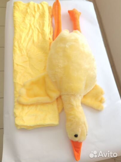 Подушка с пледом