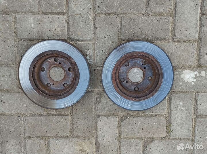 Продаю тормозные диски передние на Короллу