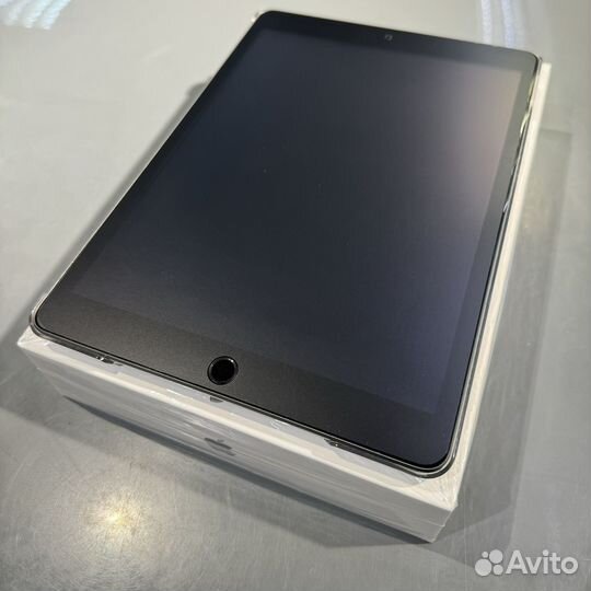 Apple iPad 9-го поколения 64 GB Space Gray