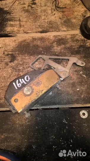 Рено магнум привод замка двери