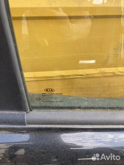 Стекло двери заднее правое Kia Sportage II