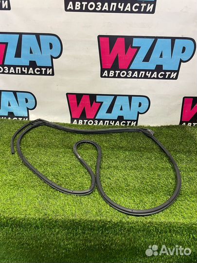 Уплотнитель двери задней левой Honda HR-V 2 рест