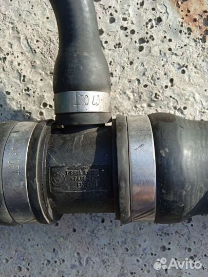 Патрубок охлаждения