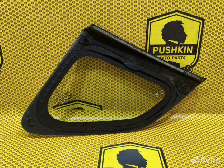 Стекло кузовное заднее правое Renault Koleos HY0