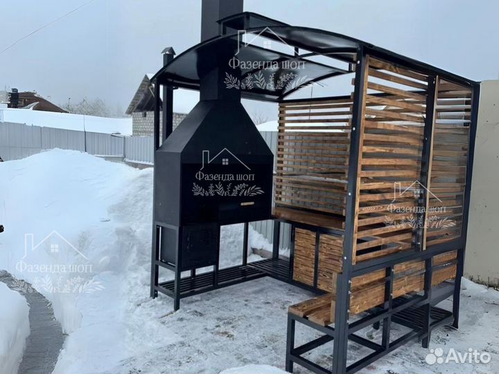 Мангальная зона под крышей