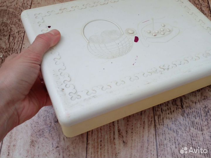 Шкатулка нитки иголки