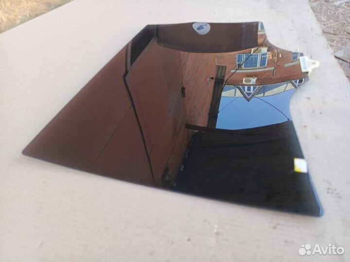 Стекло заднее правое Киа Соренто Прайм