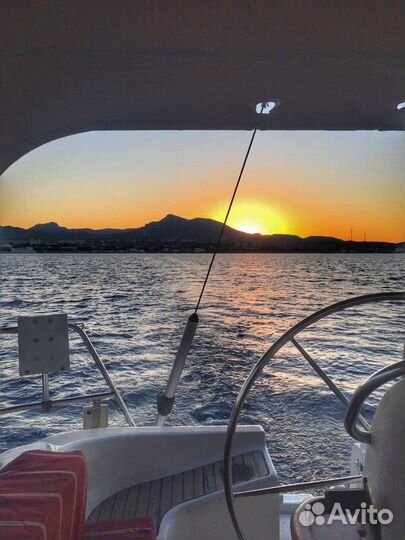 Морские прогулки, Ялта парус, Парусная яхта