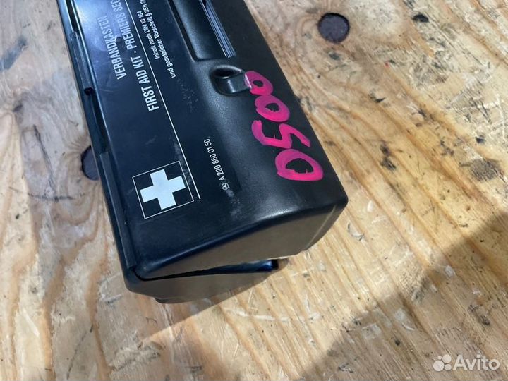 Аптечка Mercedes-Benz S-Class W220 M112E32 112.944