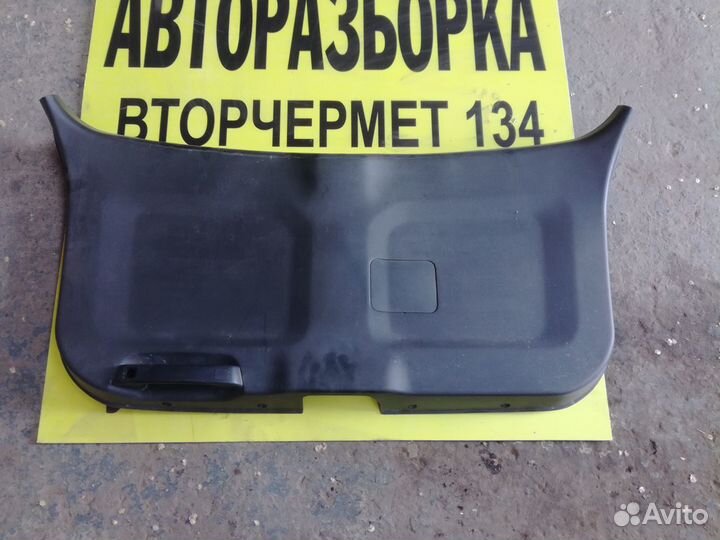 Обшивка крышки багажника Шевроле Каптива