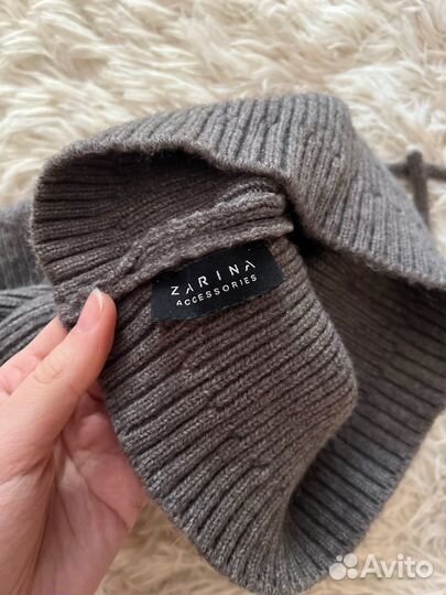 Серый капор в рубчик