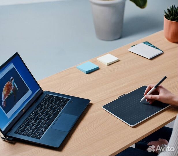 Графический планшет Wacom One M 2023 Bluetooth, белый