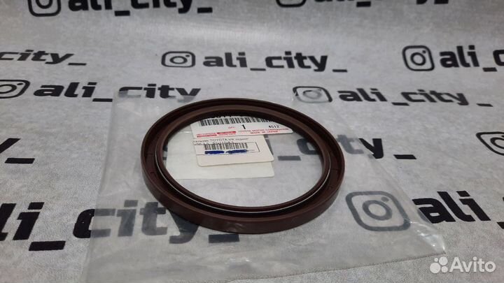 Сальник коленвала задний Камри 40 50 3.5 Toyota