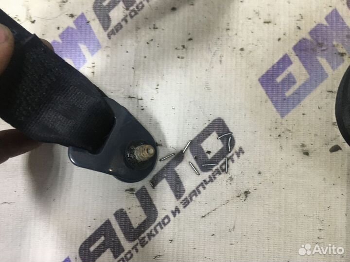 Ответная часть ремня без. задняя центр. Рено Логан