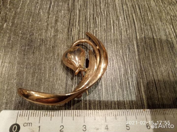 Броши в ассортименте