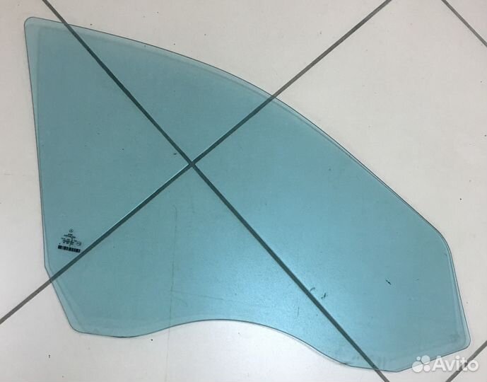 Стекло боковое переднее левое Mercedes W211