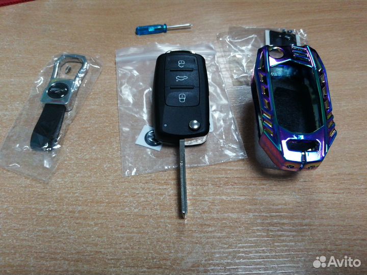 Выкидной ключ с металлическим чехлом