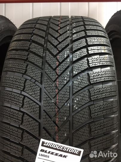 Bridgestone Blizzak LM-005 215/65 R16