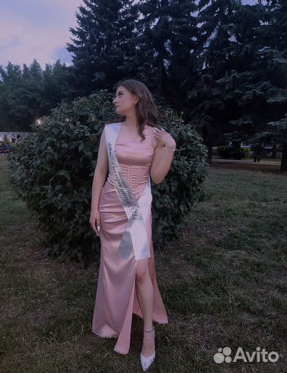 Вечернее платье