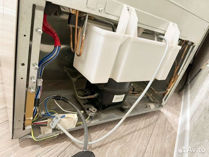 Холодильник бу требует ремонта