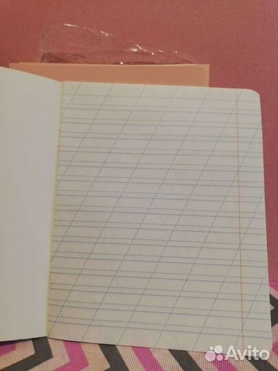 Тетрадь в линейку