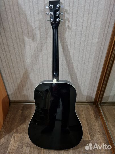 Акустическая гитара