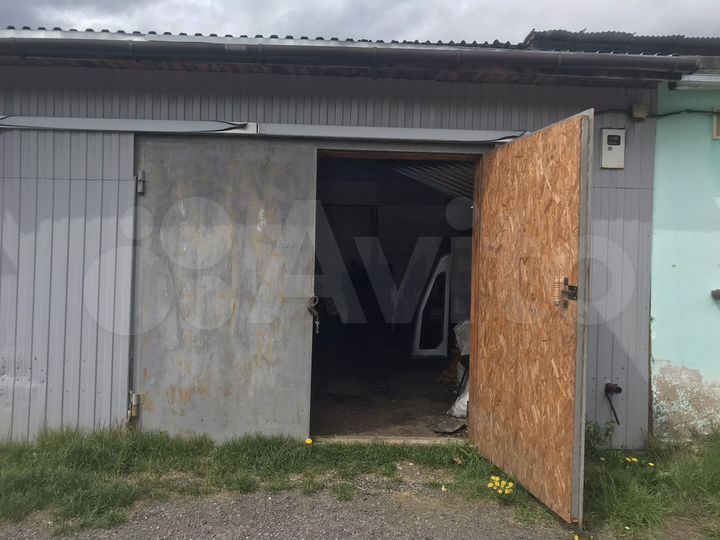 Гараж, > 30 м²