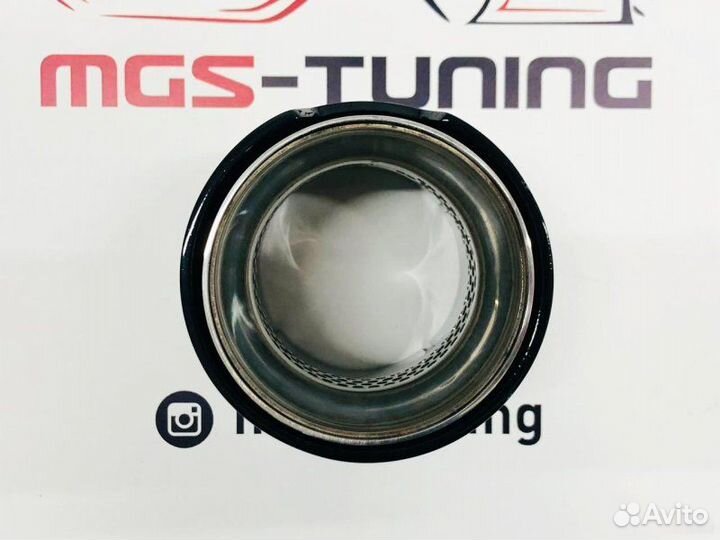 Насадка BMW M карбон c перфорацией одинарная 70 мм