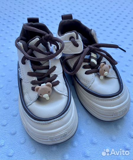 Осенние ботинки на мальчика/девочку новые 4 года