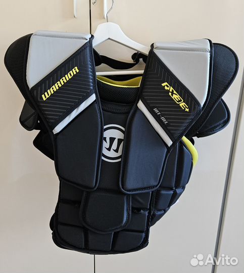 Вратарский нагрудник Warrior RX3 E+ INT SR