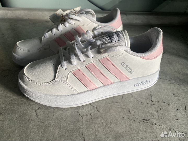Кроссовки adidas