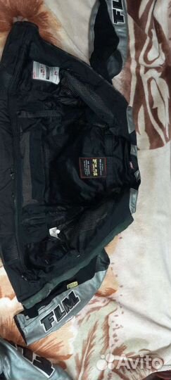 Мотокостюм