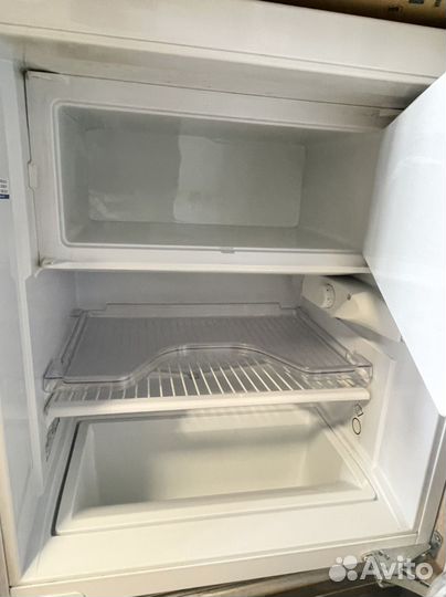 Холодильник Hotpoint ariston маленький