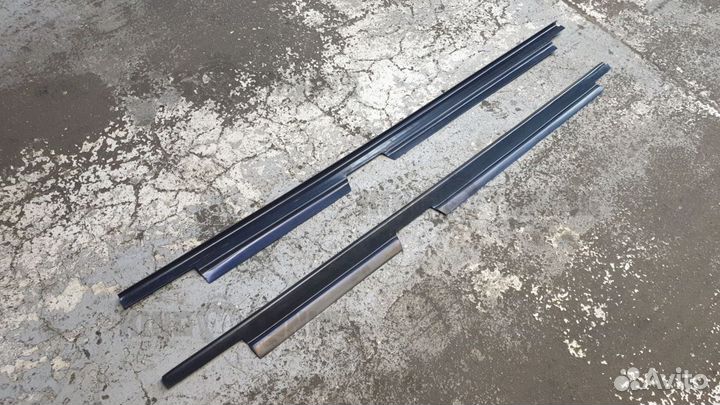 Внутренние накладки на пороги Audi 100 C4