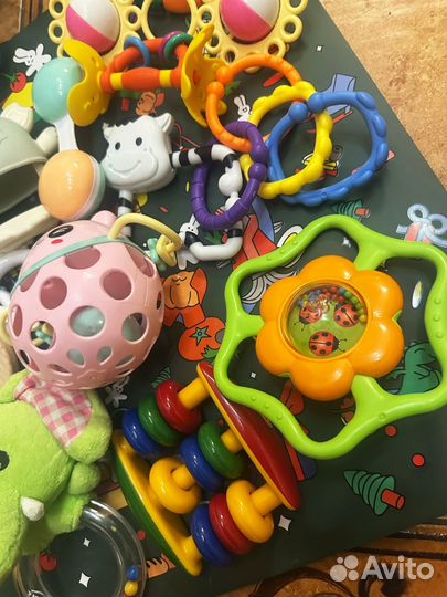 Игрушки для малышей пакетом