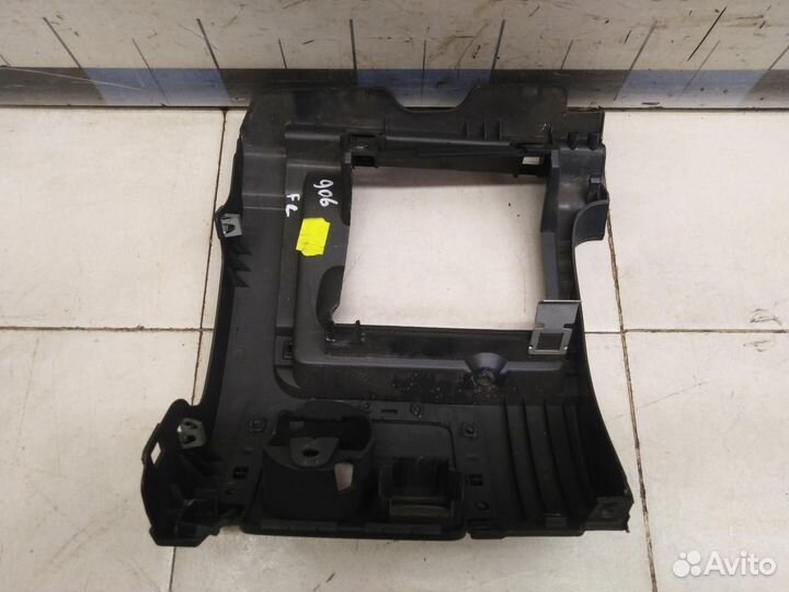 Накладка (кузов внутри) Golf V 2003-2009