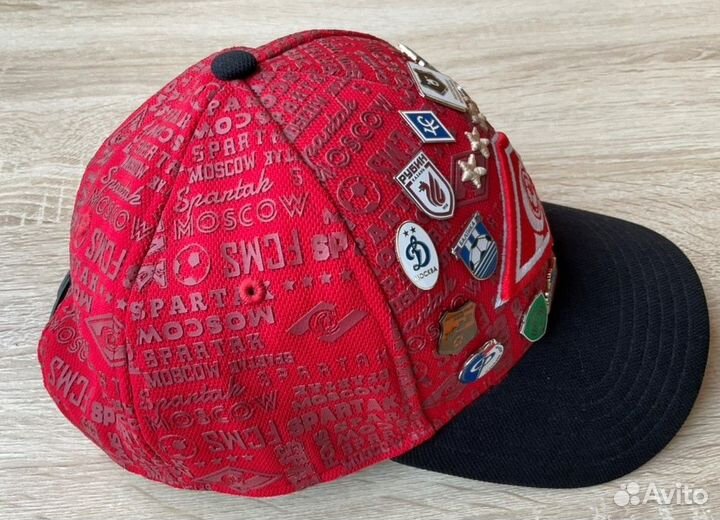 Футбольные значки клубов рпл на бейсболке