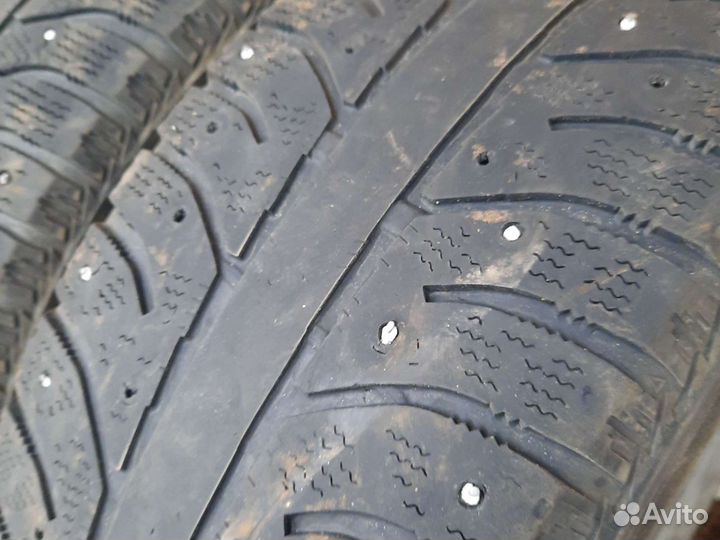 Bridgestone Ice Cruiser 7000 215/60 R16 95T